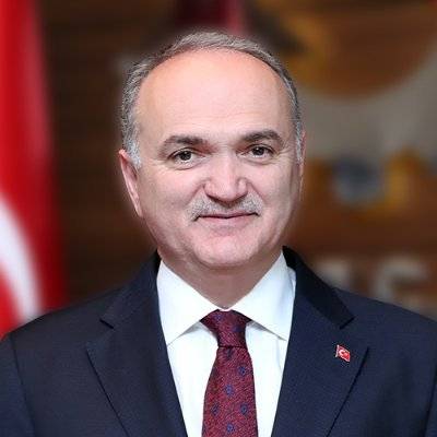 'AKP'nin İzmir Büyükşehir Belediye Başkanı kim olmalı?' anketinde ilk sırada Hamza Dağ yer aldı 9
